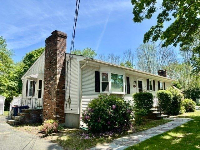 4122 Acushnet Ave, New Bedford, MA 02745