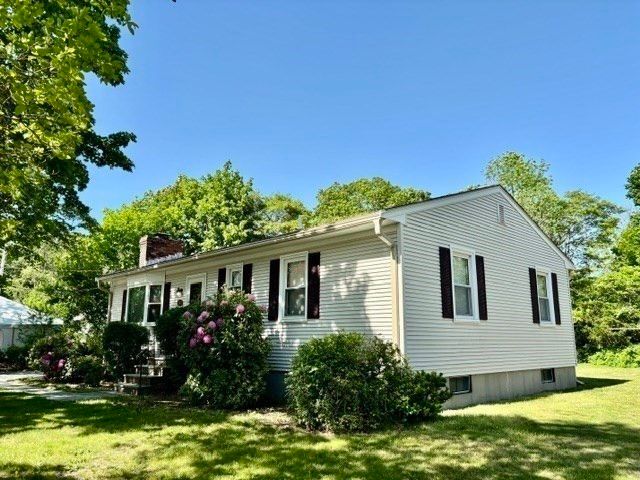 4122 Acushnet Ave, New Bedford, MA 02745