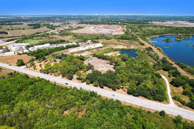 17827 S Hwy 35, Pearland, TX 77581