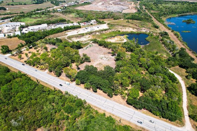 17827 S Hwy 35, Pearland, TX 77581