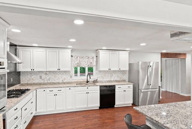 96 I St, Dracut, MA 01826
