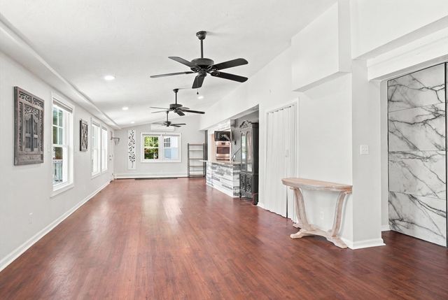 96 I St, Dracut, MA 01826