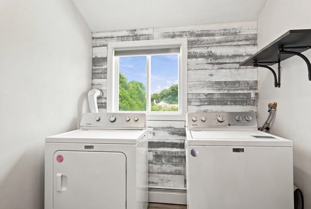 96 I St, Dracut, MA 01826
