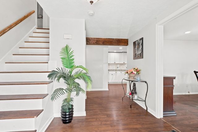 96 I St, Dracut, MA 01826