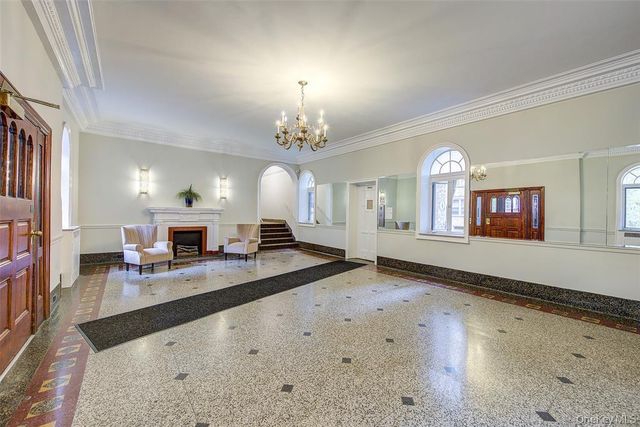 111-39 76th Road D1, Forest Hills, NY 11375