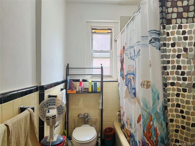 111-39 76th Road D1, Forest Hills, NY 11375