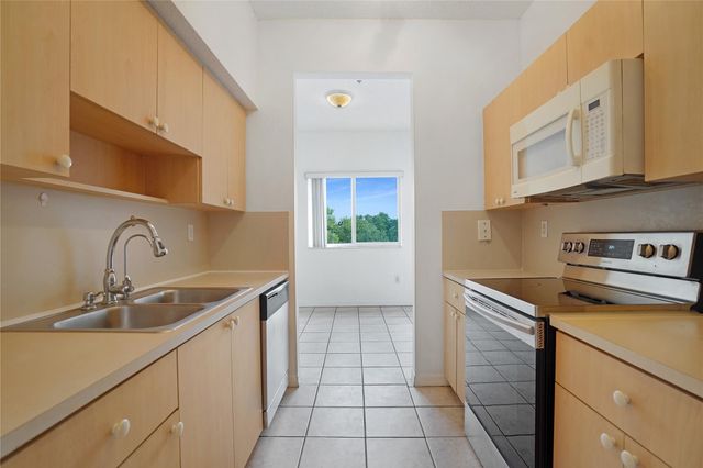 7085 Nova Drive 319, Davie, FL 33317