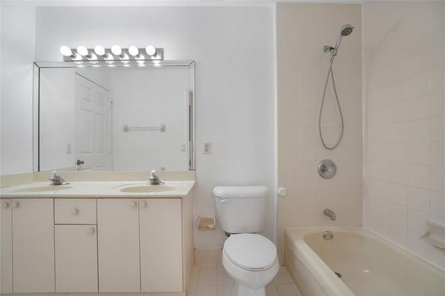 7085 Nova Drive 319, Davie, FL 33317