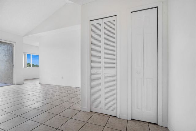 7085 Nova Drive 319, Davie, FL 33317