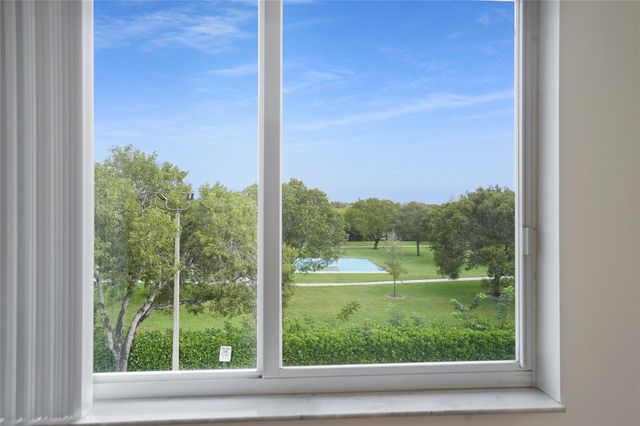 7085 Nova Drive 319, Davie, FL 33317