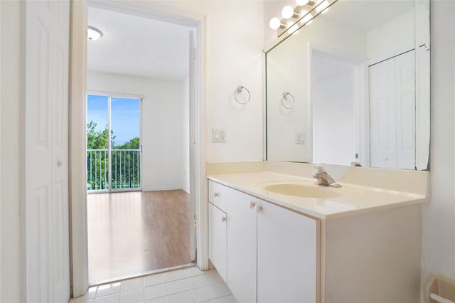 7085 Nova Drive 319, Davie, FL 33317