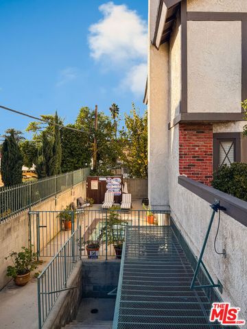 11940 Weddington Street 17, Valley Village, CA 91607