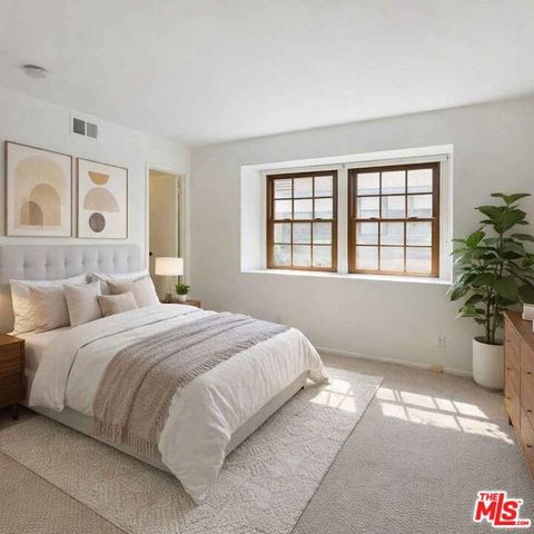 11940 Weddington Street 17, Valley Village, CA 91607