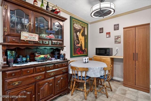 7000 Cochise Ct, Louisville, KY 40258