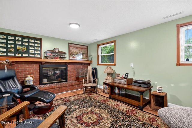 7000 Cochise Ct, Louisville, KY 40258