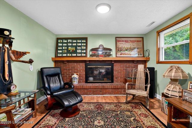 7000 Cochise Ct, Louisville, KY 40258