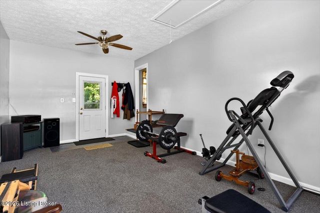 7000 Cochise Ct, Louisville, KY 40258