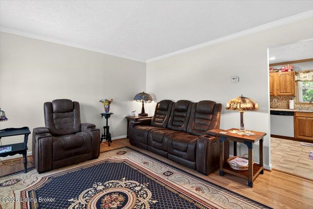7000 Cochise Ct, Louisville, KY 40258
