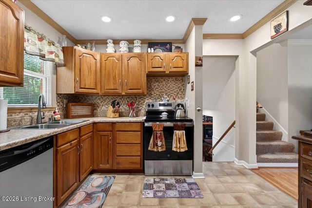 7000 Cochise Ct, Louisville, KY 40258