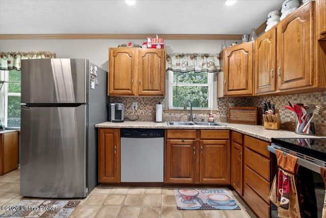 7000 Cochise Ct, Louisville, KY 40258