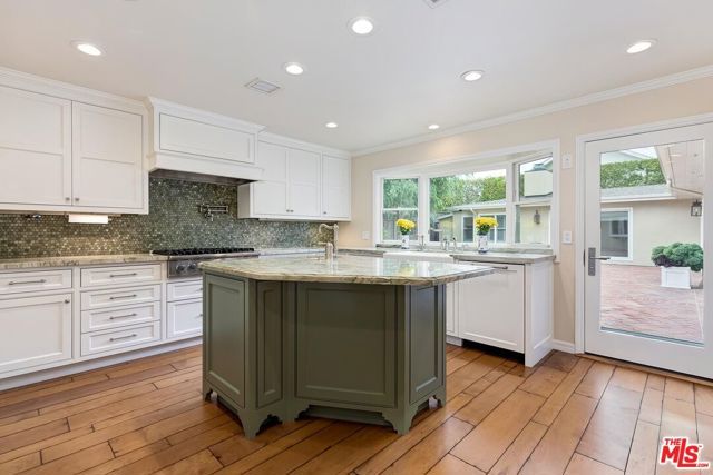 4211 W Toluca Lake Lane, Toluca Lake (los Angeles), CA 91505