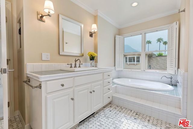 4211 W Toluca Lake Lane, Toluca Lake (los Angeles), CA 91505