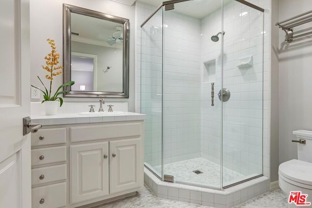 4211 W Toluca Lake Lane, Toluca Lake (los Angeles), CA 91505