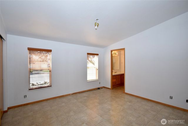 612 N Seventh Avenue, Sequim, WA 98382