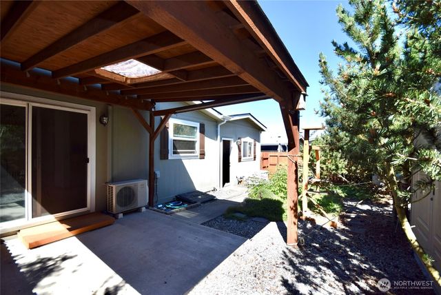 612 N Seventh Avenue, Sequim, WA 98382
