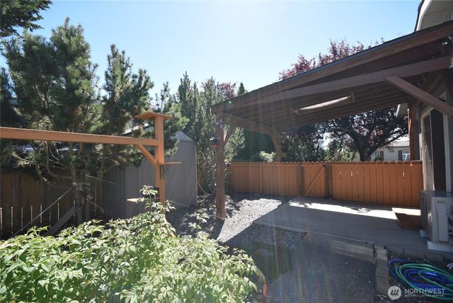 612 N Seventh Avenue, Sequim, WA 98382