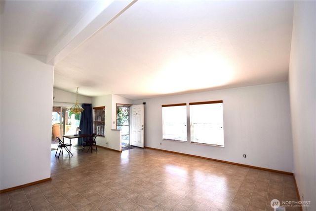 612 N Seventh Avenue, Sequim, WA 98382