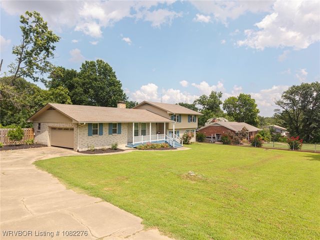 704 Skyline Drive, Van Buren, AR 72956