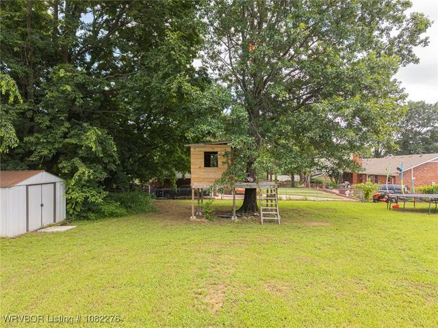 704 Skyline Drive, Van Buren, AR 72956
