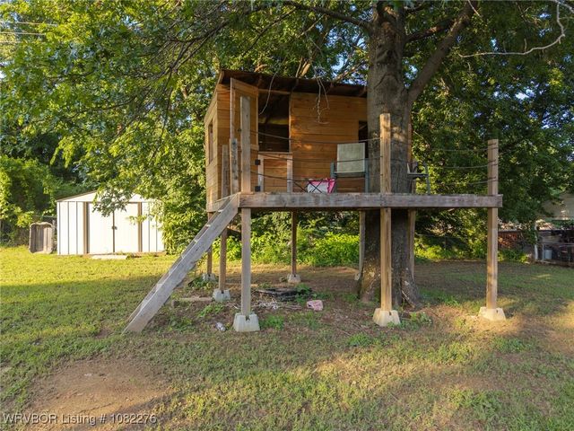 704 Skyline Drive, Van Buren, AR 72956