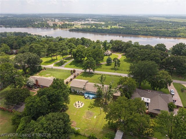 704 Skyline Drive, Van Buren, AR 72956