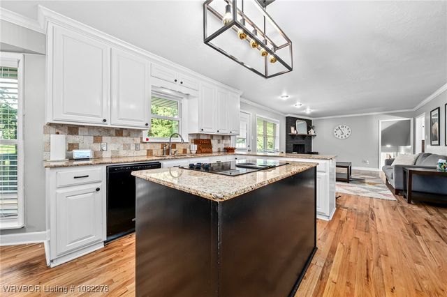 704 Skyline Drive, Van Buren, AR 72956