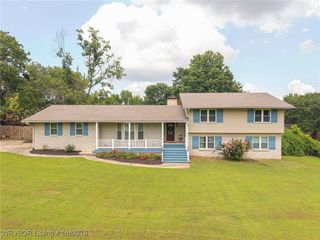 704 Skyline Drive, Van Buren, AR 72956