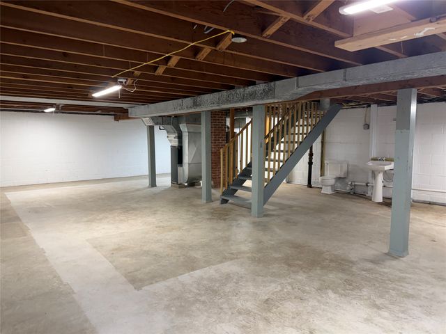 1535 Grand Avenue, Ames, IA 50010