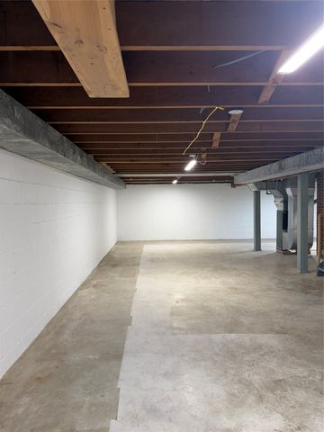 1535 Grand Avenue, Ames, IA 50010