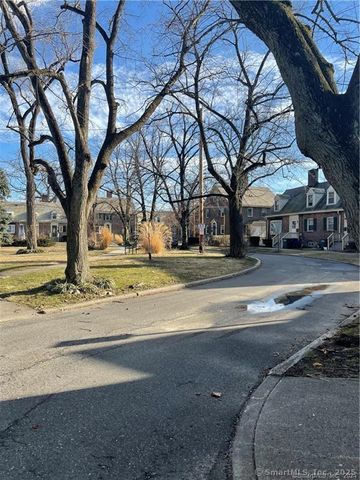 419 Iranistan Avenue, Bridgeport, CT 06604