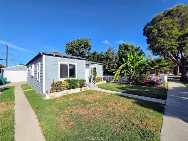 5589 Lemon Avenue, Long Beach, CA 90805