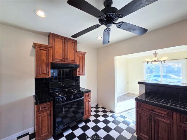 5589 Lemon Avenue, Long Beach, CA 90805