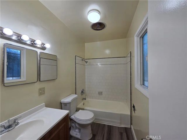 5589 Lemon Avenue, Long Beach, CA 90805