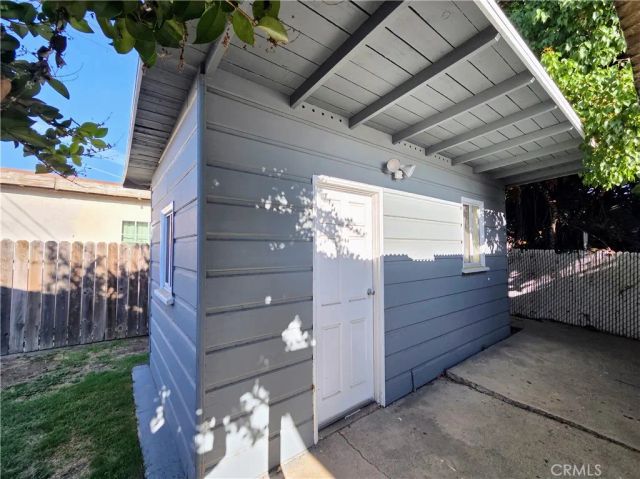 5589 Lemon Avenue, Long Beach, CA 90805