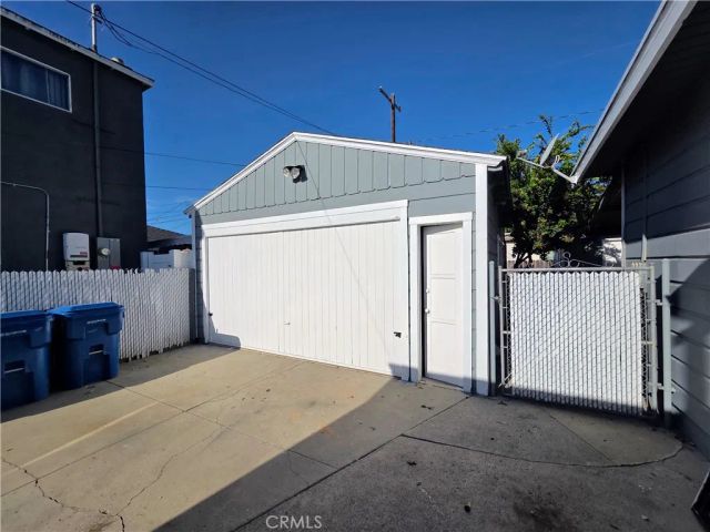 5589 Lemon Avenue, Long Beach, CA 90805