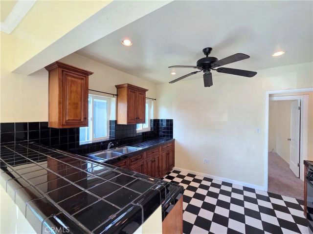 5589 Lemon Avenue, Long Beach, CA 90805