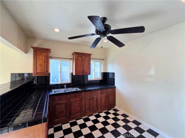 5589 Lemon Avenue, Long Beach, CA 90805