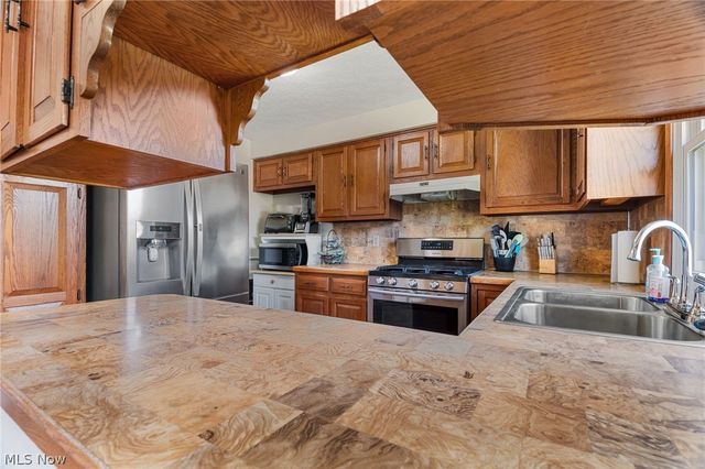 5511 Bonham Avenue NW, Canal Fulton, OH 44614
