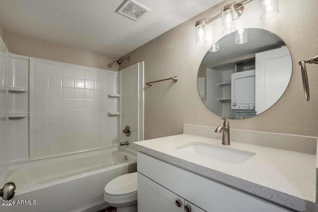318 E VINE Circle Apt 102, Mesa, AZ 85210