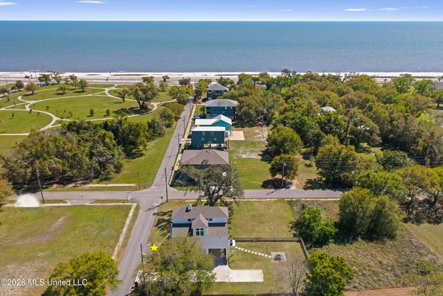 500 Saint Louis Street, Pass Christian, MS 39571